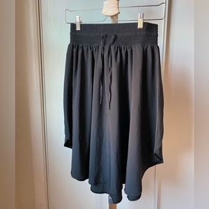 Lululemon The Everyday Skirt size 6 | Black